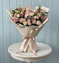 Букет цветов из:  Розы и Лизиантусы в Камышине