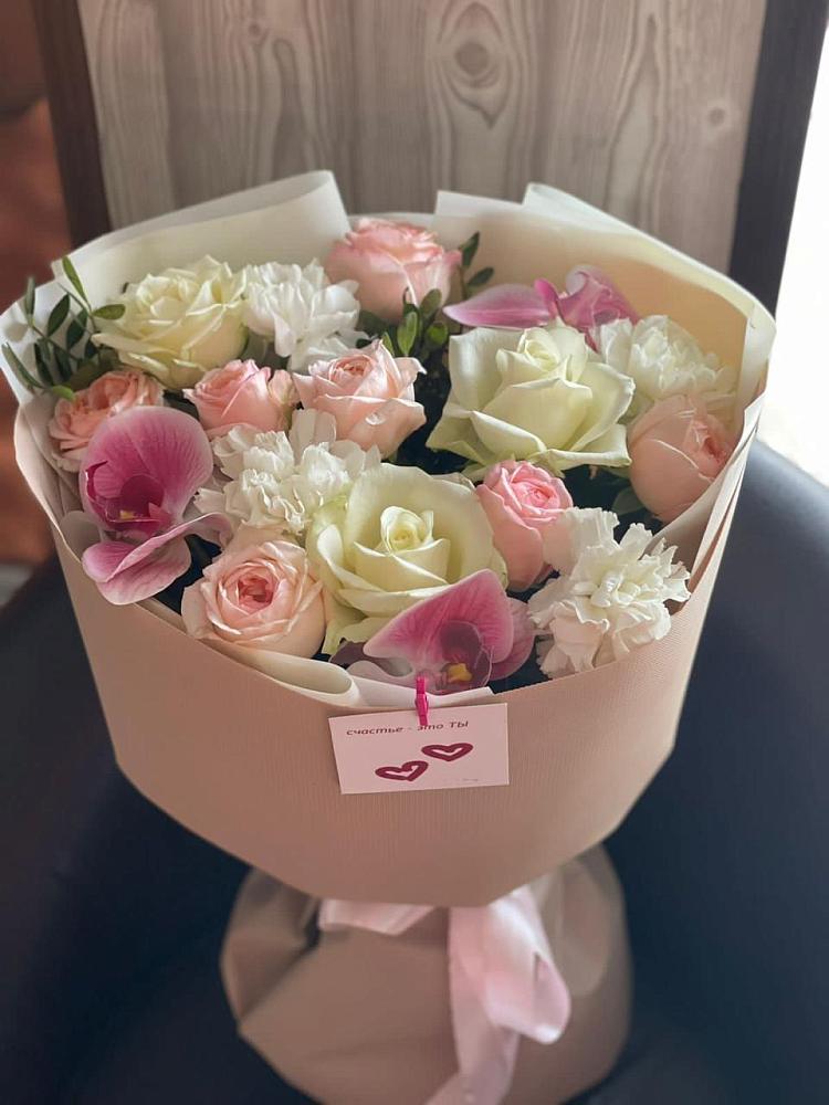 Букет цветов из: Орхидеи, Розы и Гвоздики в Камышине