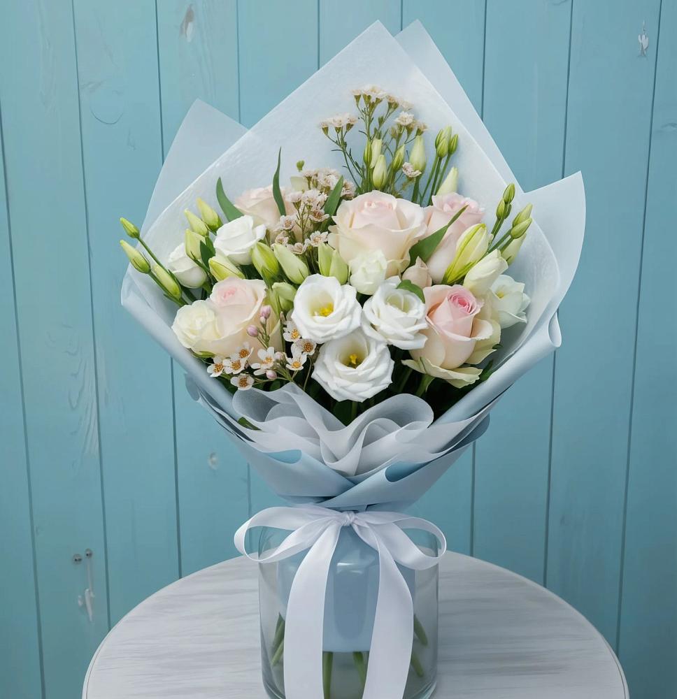 Букет цветов из: Розы и Лизиантусы в Камышине