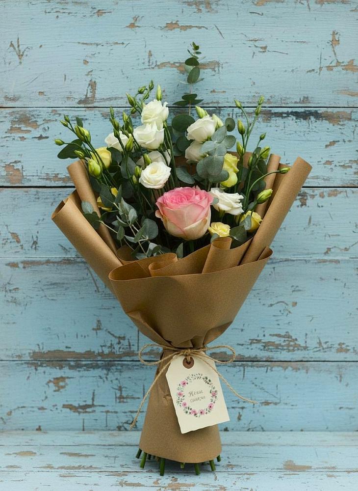 Букет цветов из: Розы и Лизиантусы в Камышине