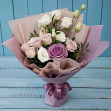 Букет цветов из:  Розы и Лизиантусы в Камышине