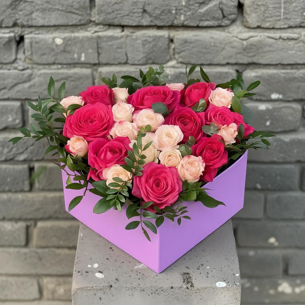 Цветочная композиция из Розы в коробке в Камышине