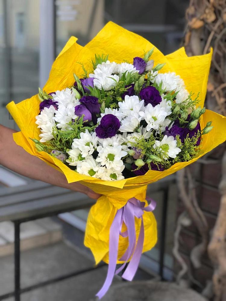 Букет цветов из: Ирисы, Хризантемы и Ромашки в Камышине
