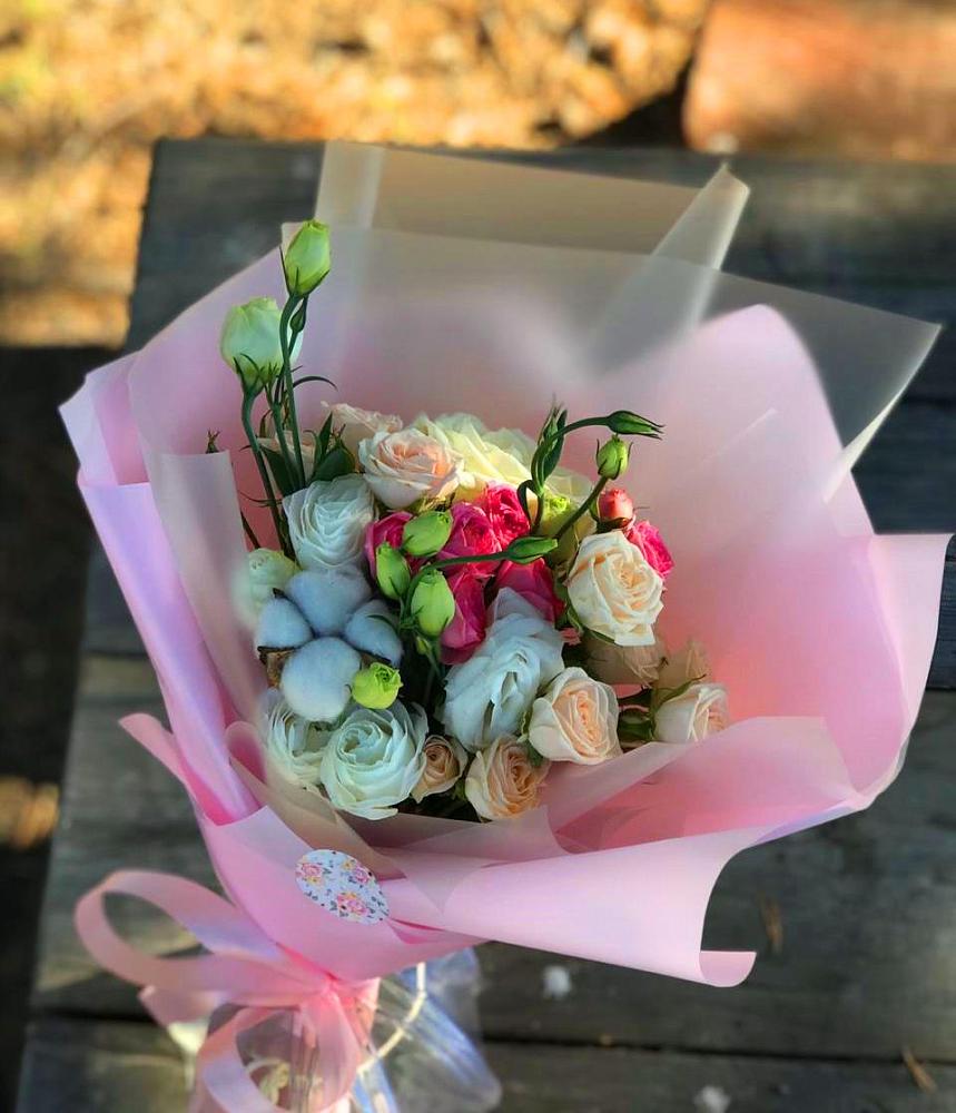 Букет цветов из: Розы и Лизиантусы в Камышине