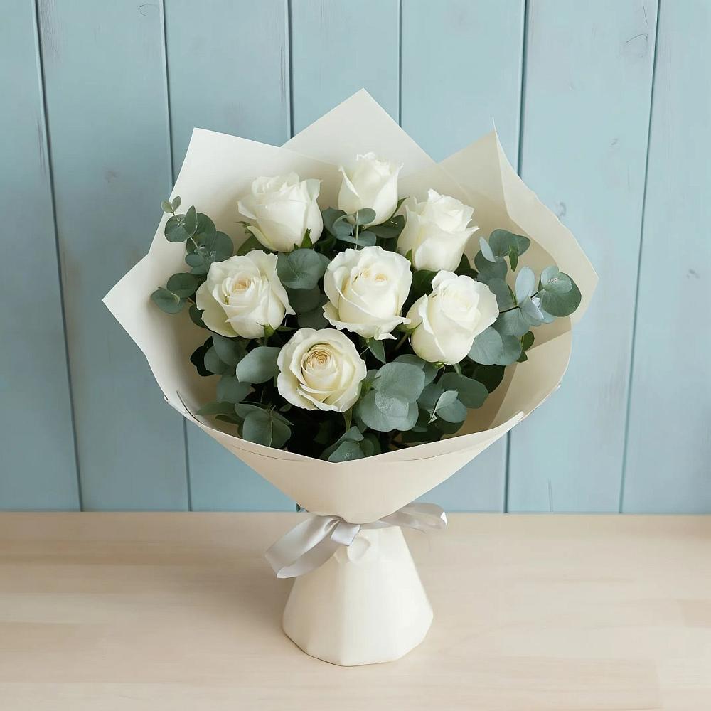 Букет Белые розы в Эвкалипте в Камышине