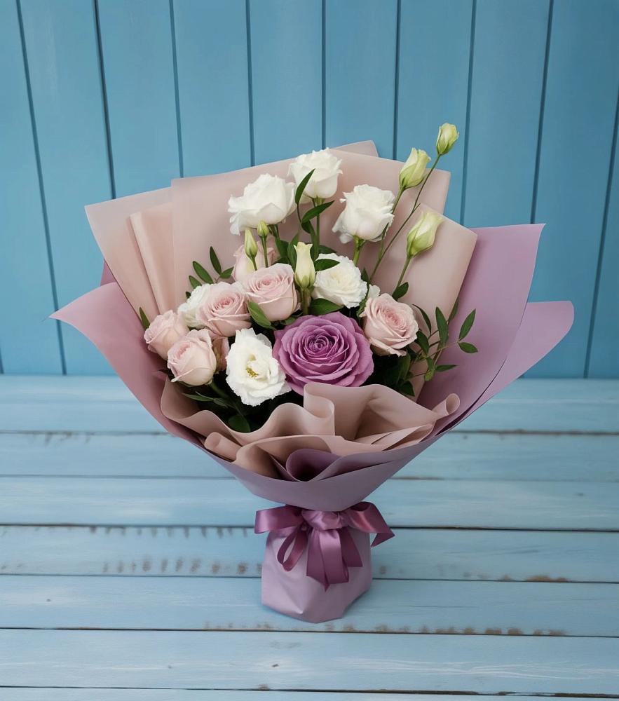 Букет цветов из: Розы и Лизиантусы в Камышине